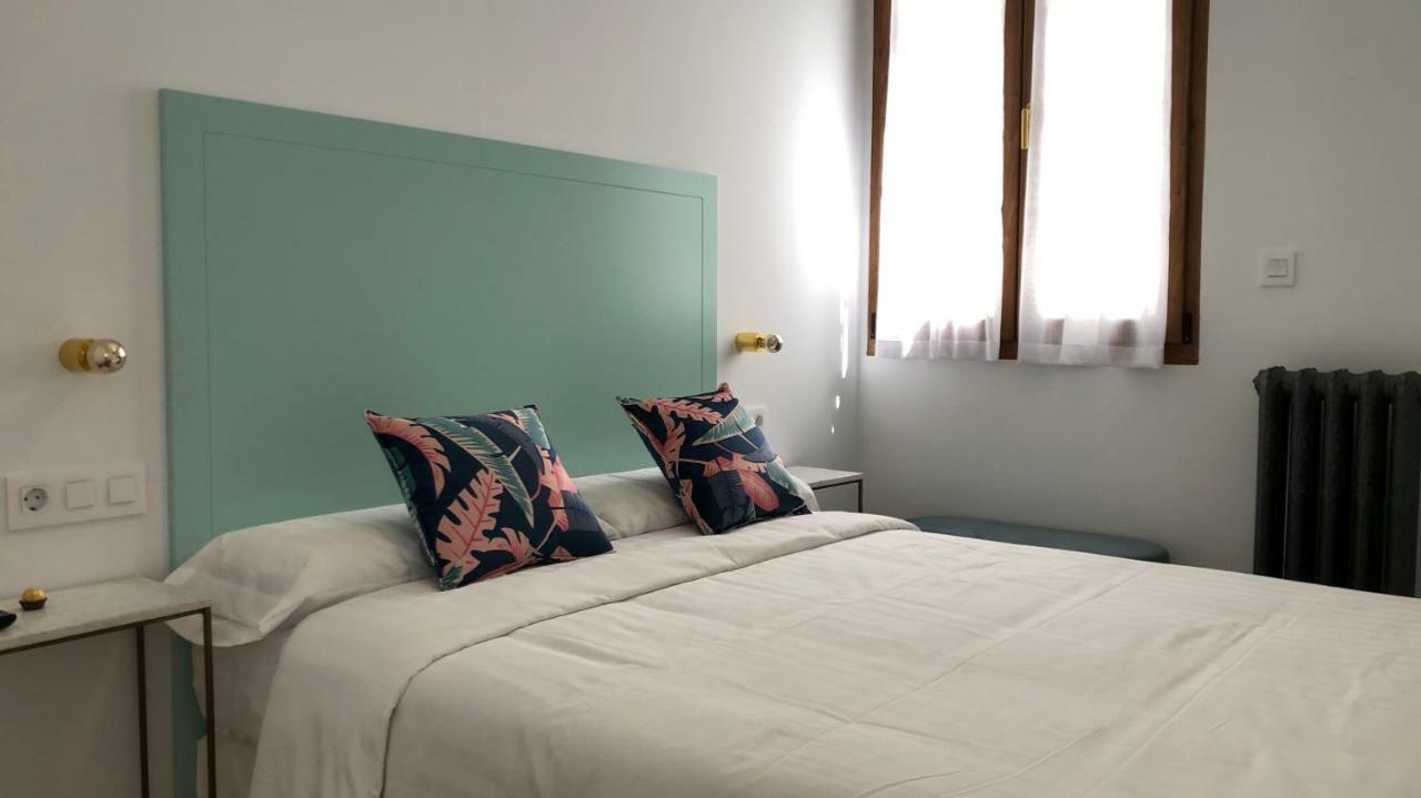 Suites Casa Luben León Exteriér fotografie